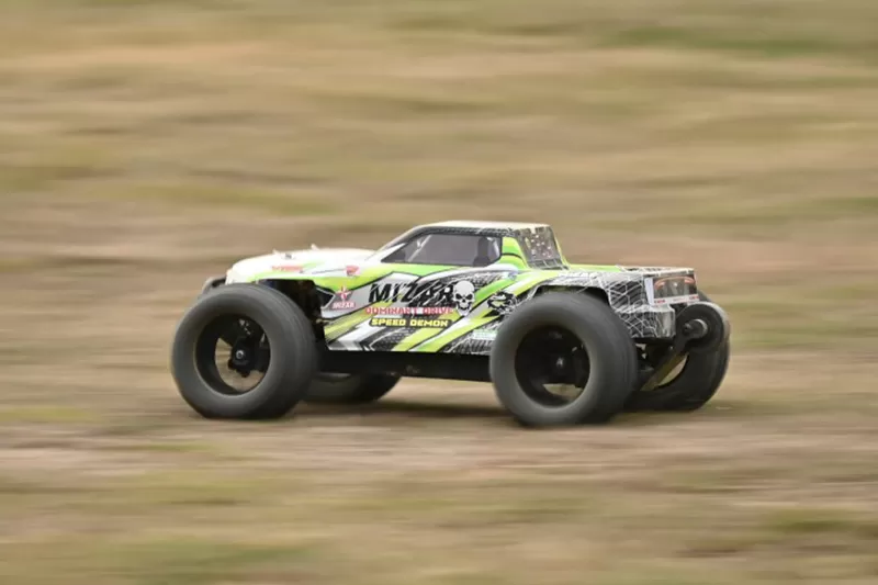 Camión RC eléctrico todoterreno 4WD a escala 10 2,4G cepillado de alta velocidad RTR # RH1071