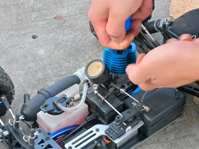 Métodos de arranque del motor Nitro RC para coches Nitro VRX RC: elegir la técnica correcta para su motor