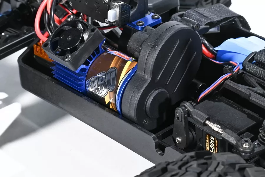 Coche RC eléctrico a 10 escalas