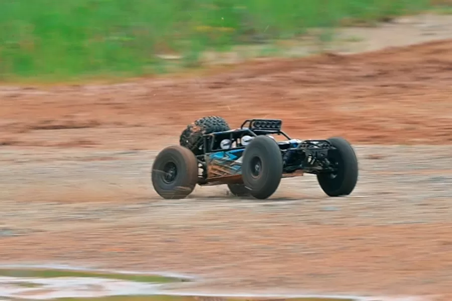 Buggy de arena eléctrico todoterreno 4WD a escala 10 2,4G sin escobillas de alta velocidad RTR # RH1062
