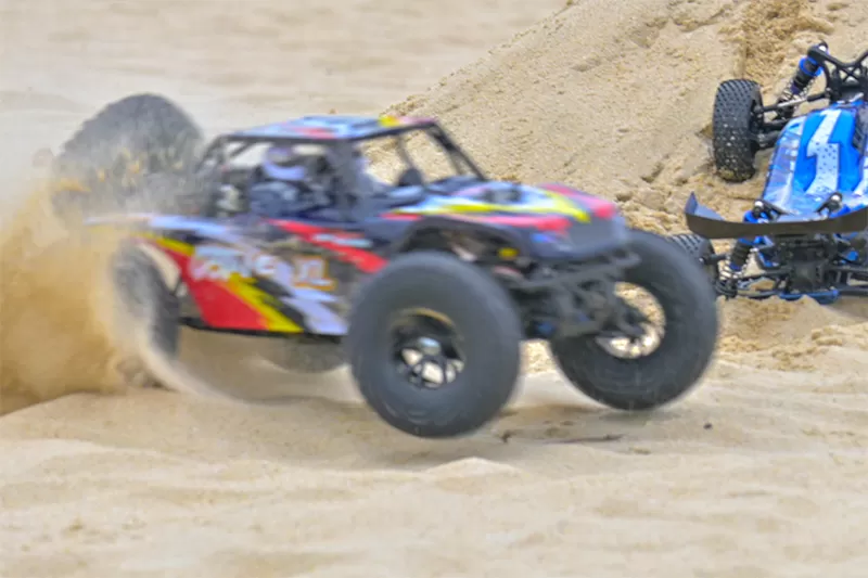 Buggy de arena eléctrico todoterreno 4WD a escala 10 2,4G, coche de alta velocidad cepillado RTR # RH1043