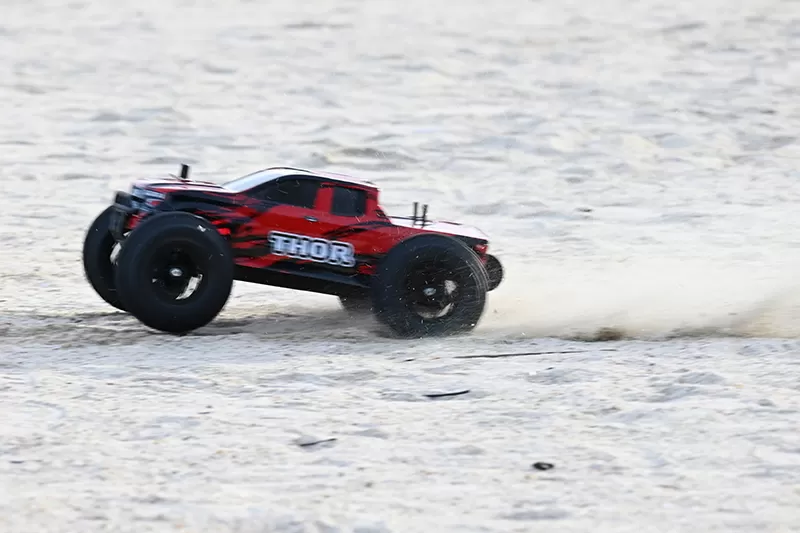 10 Escala 4WD Off-Road Nitro RC Truggy 2,4G Motor de alta velocidad # RH1002